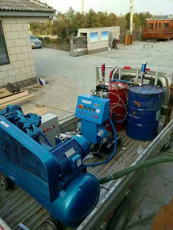 新型聚脲涂料喷涂设备及工艺研究-聚脲涂料(图2) 聚脲喷涂设备室外施工