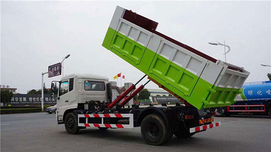 聚脲喷涂汽车底盘(图1) 聚脲喷涂汽车底盘