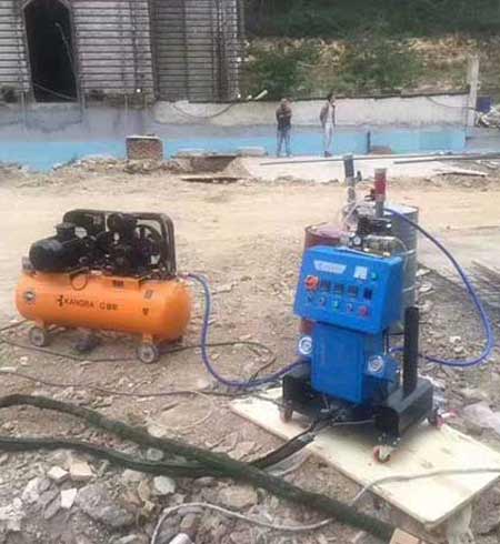 外墙保温聚氨酯喷涂机(图1) Q2600外墙保温聚氨酯喷涂机