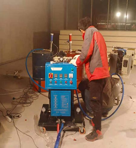 聚氨酯喷涂冷库保温(图1) Q2600聚氨酯喷涂冷库保温设备